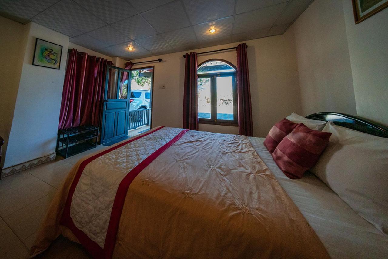 Ven Ven Hotel Хокок Екстер'єр фото